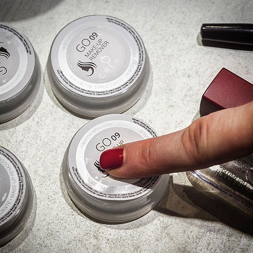 Make-up remover kapsulės paspaudimas